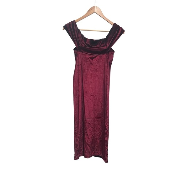 ASOS Maternity Burgundy Velvet Off the Shoulder Dress, NWT - Picture 3 of 4